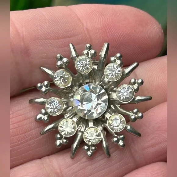 Vintage Atomic Starburst Rhinestone Silver Toned Brooch Measures - Picture 6 of 6